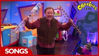 CBeebies: Head, Shoulders, Knees And Toes Song - Justin's House
