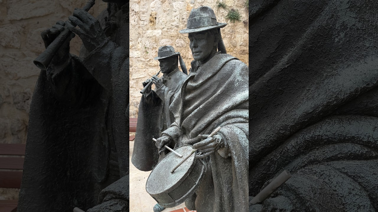 Escultura de Los Dulzaineros, Burgos: la música de los Gigantillos