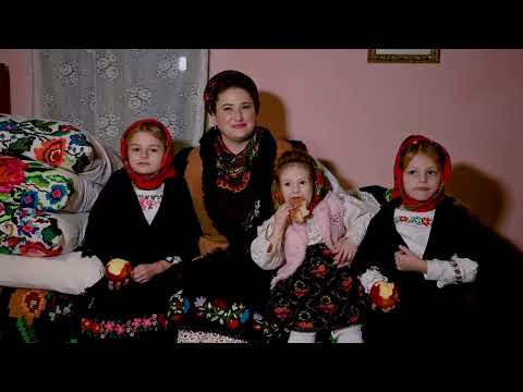 Andreea Mariana Novac & Moștenitorii Coașului. "Deschide usa crestine "(colindă 2025)