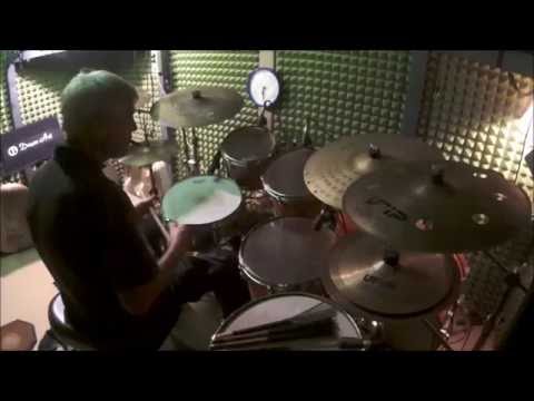 Colpi singoli alternati tra mano e cassa