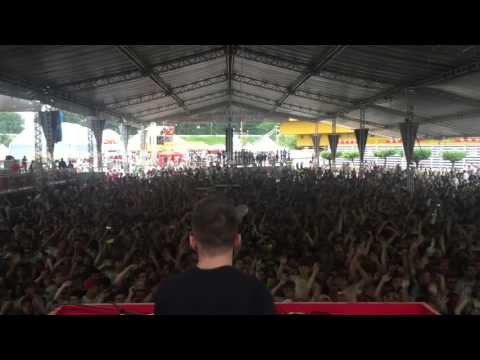 Repow's crowd going crazy