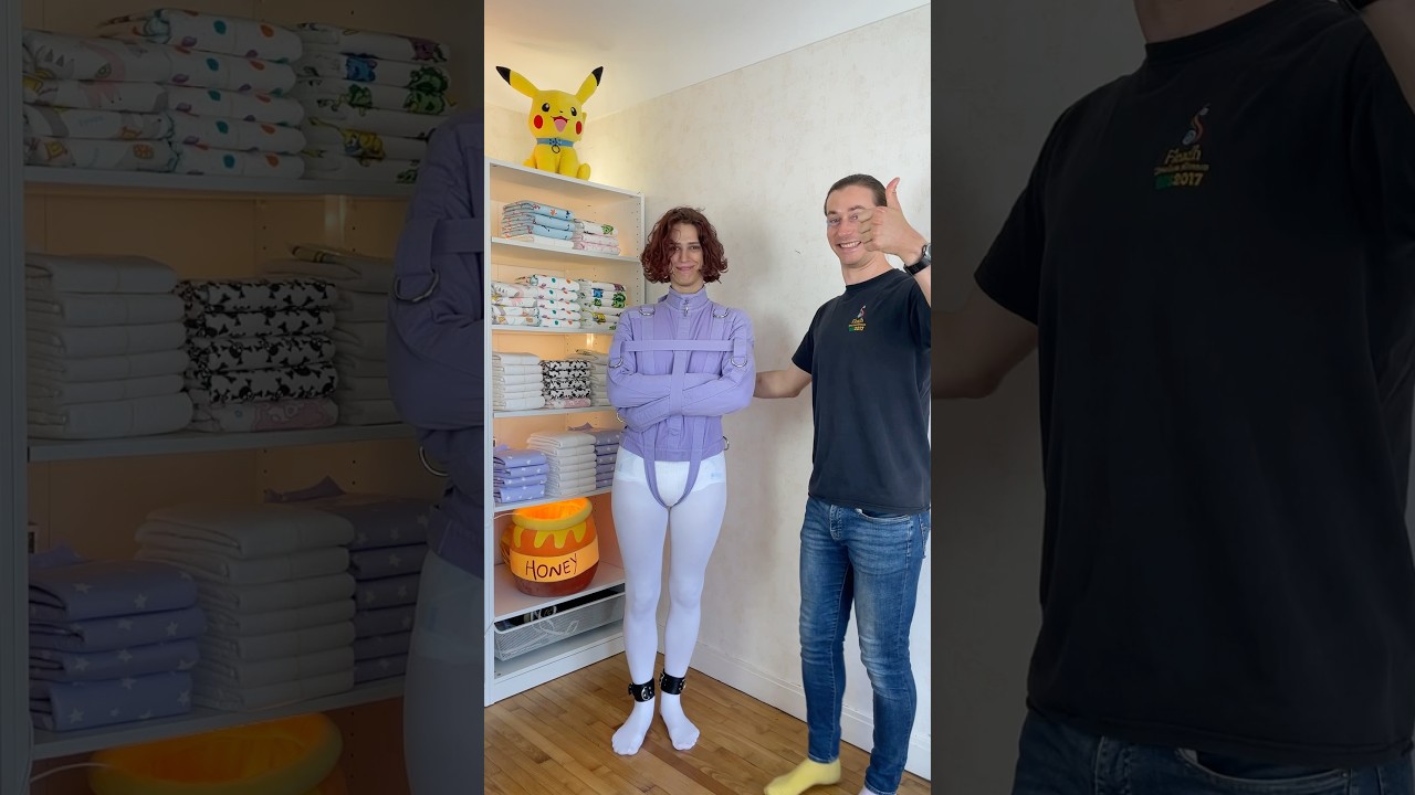 Straitjacket review avec Melody #straitjacket #abdl