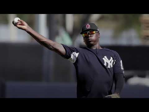 MLB Players Pay Tribute with Stoneman Douglas Hats