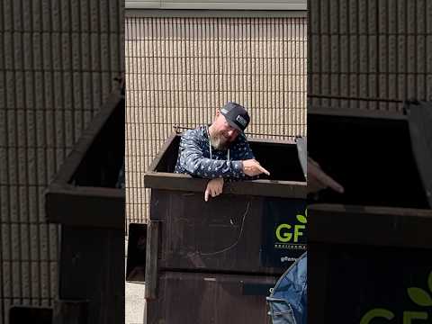 There ain’t no trash in my trailer 😎