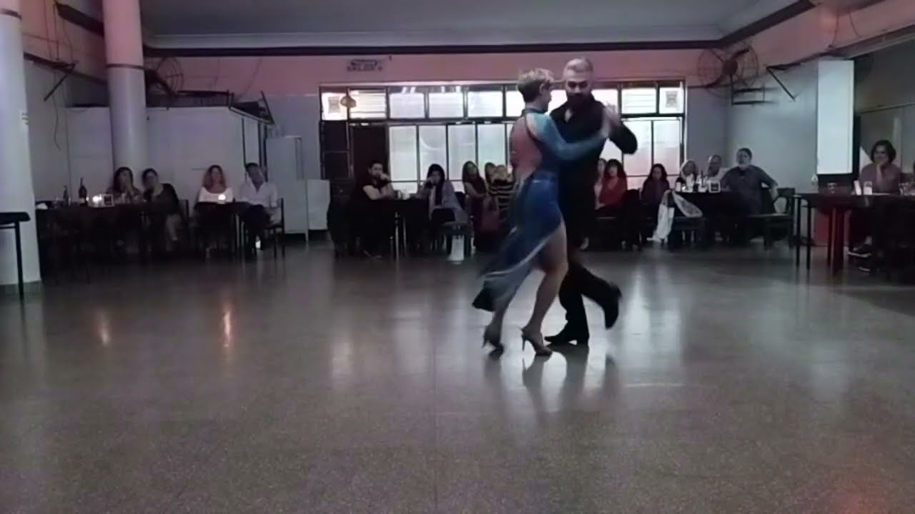 Aurora Lubiz y Claudio González - Viejo Portón