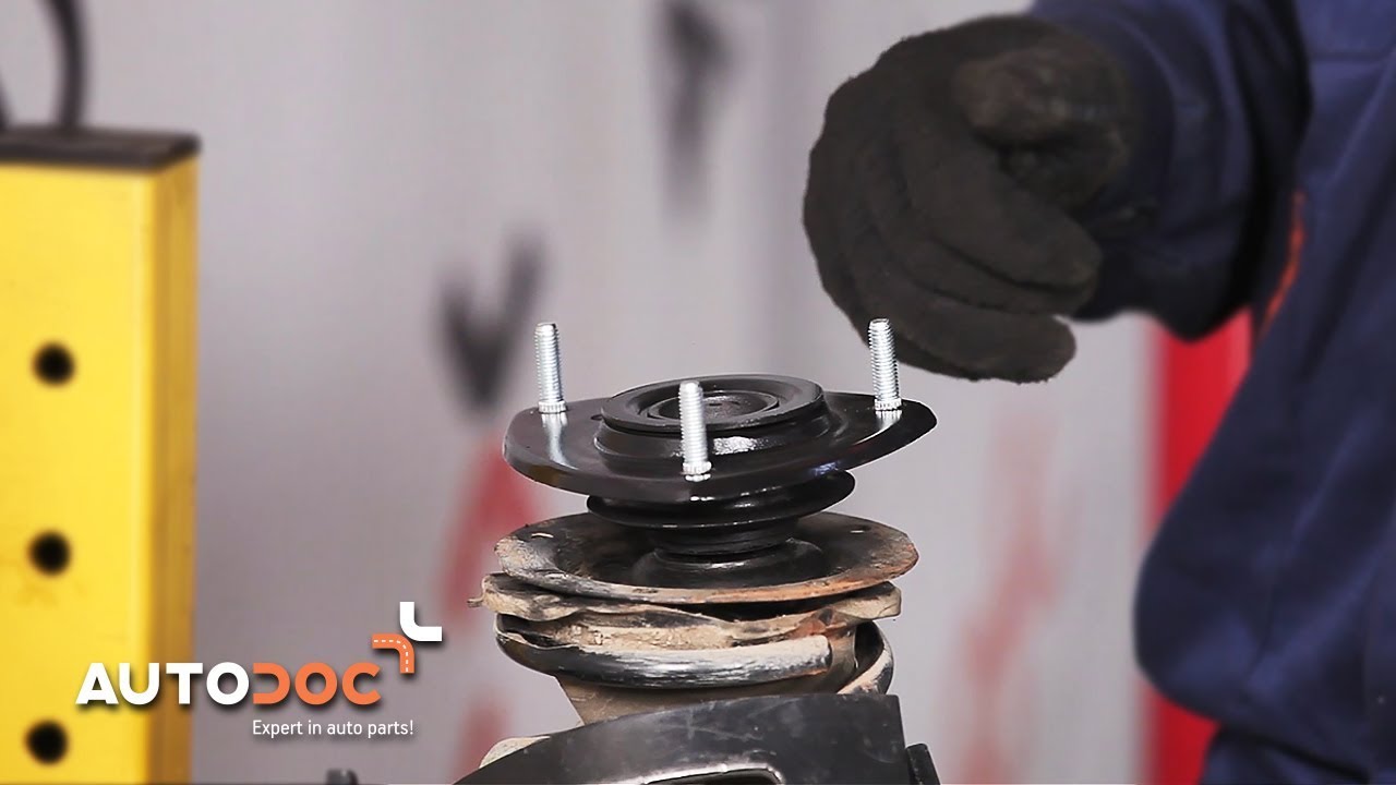 Byta fjäderbenslagring fram på Toyota Yaris P1 – utbytesguide