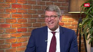 "Zu viel demonstrative Politik" - Kulturstaatsminister verteidigt Merz' Flaggen-