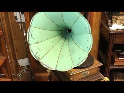 Pathephone 6 Horn Gramophone - Phonograph. France, 1915 - Saphire needle