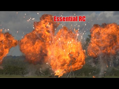WAR ! [FAST RC WARBIRDS PYROTECHNIC display] (Southern Model Show 2015)