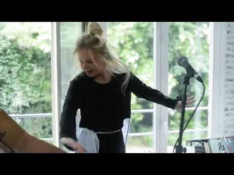 Lili Grace - Dreamlover (livesession)