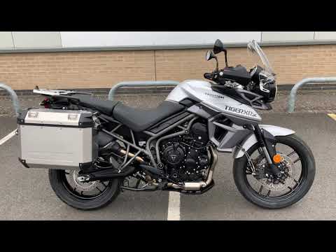 Triumph Tiger 800 XRX 2017 - Completely Motorbikes