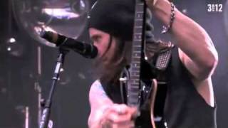 Alter Bridge: &quot;Isolation&quot; Live at Pink Pop 2011