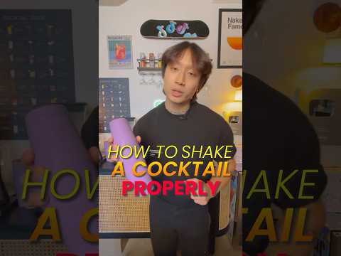 How To Shake A Cocktail Properly #cocktails #bartender #bartending #mixology #barchemistry