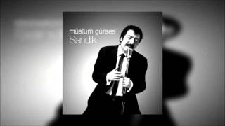 Müslüm Gürses &amp; Öykü Gürman - Sarıl Bana ( Sandık )