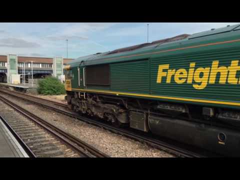 (HD) Freightliner 66548 drags Failed 57309 through Clapham Junction working 0Z68 - 6/7/16
