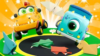 Os carros Mocas brincam com os animais de papel e montam um zoológico! Desenho animado infantil