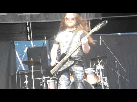 Videoclip de To Bleed or Not to Be — Lacrimas Profundere