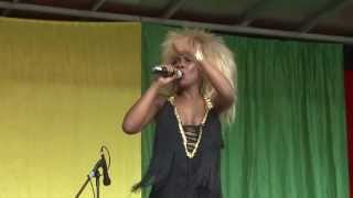 Niqi Brown - Nutbush City Limits - Hull  2013.