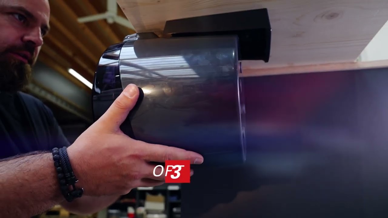 Dispenser lavete Kimberly-Clark WyPall Reach PLUS, negru, compatibil cu rolele WypAll