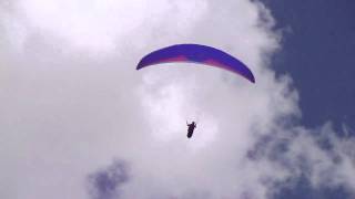 preview picture of video 'Claudinha decolando com parapente no boqueirão'