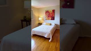 Townhome | Private courtyard | Villa Park, IL | Primary Suite | Hardwood floors | Eat-in kitchen