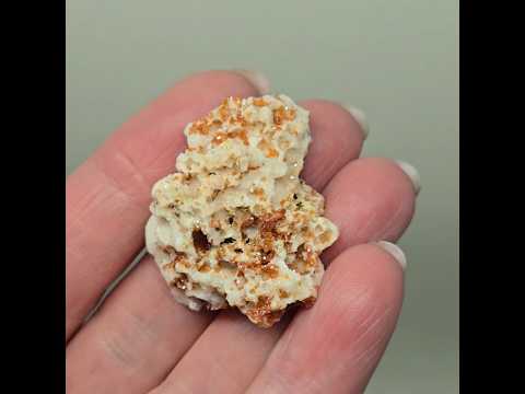 Ванадинит и кварц на барите, друза 90 ct - фото 1 - id-p1642933599