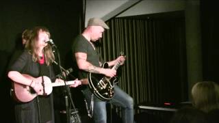 Ellen Sundberg "Whisper To The Water", live Östersund, 27/8 2013