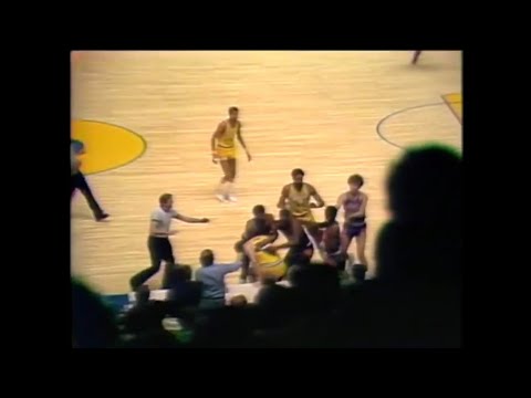 Rick Barry vs Ricky Sobers fight NBA 1976 wcf game 7
