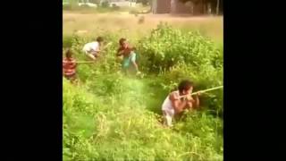 NIÑOS SE BALACEAN POR LA PLAZA - ME MUERO DE LA RISA