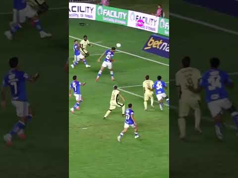 OLHA A DEFESA DO GOLEIRÃO DO CRUZEIRO! #shorts
