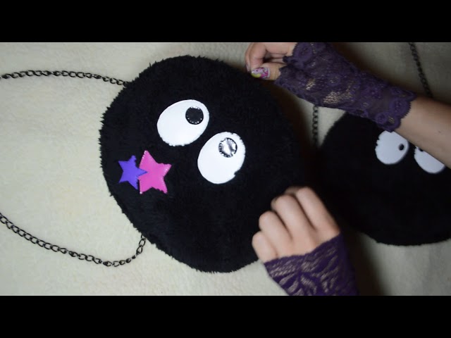 Vídeo relacionado con CoolChange Llavero Susuwatari, duendecillo de peluche