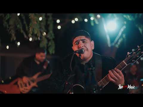 Grupo Los Muchachos Ft. Los De La Clase - De Vago Ando [En Vivo 2022]