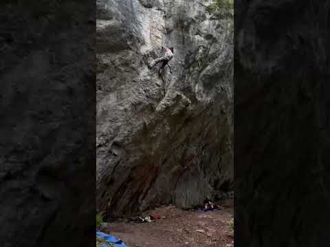 Cristian sending Starwars 7c+/8a, Surplomba, Sinaia