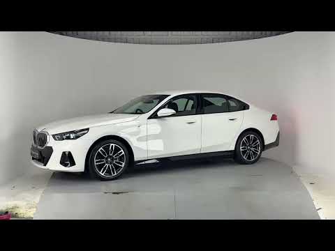 BMW i5 EDRIVE40 M SPORT **SURROUND PARKING SENSORS - Image 2