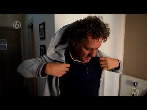 Oplichters in het Buitenland - S05E03 Deel 3/5 - Napels