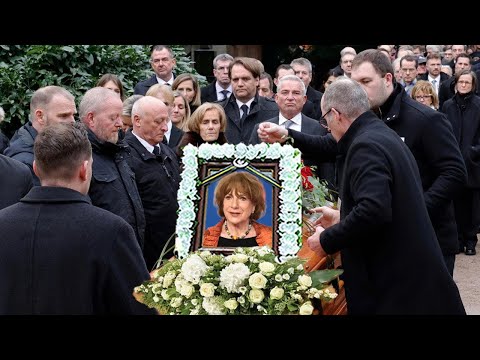 Beerdigung von Hannelore Hoger: Sie kamen, um sich von „Bella Block“-Star zu verabschieden.