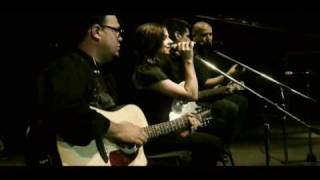 Rojo - El amor esta aqui