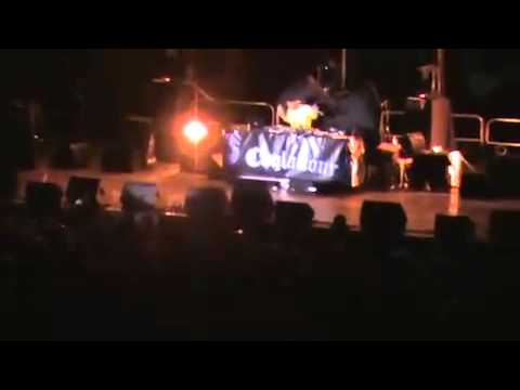 DJ Jairo mixe au Zénith pour Coqlacour!!! Il met le feu.mp4