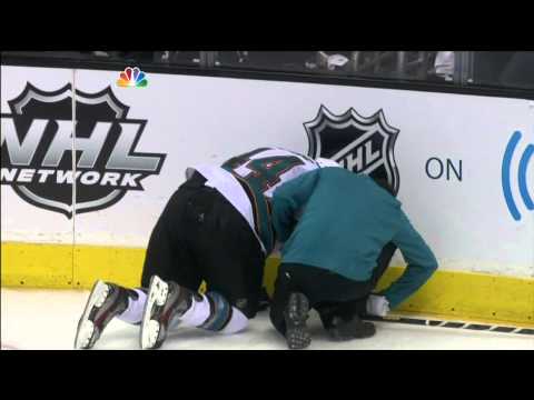 Jeff Carter charging on Marc-Edouard Vlasic May 16 2013 San Joses Sharks vs LA Kings NHL Hockey
