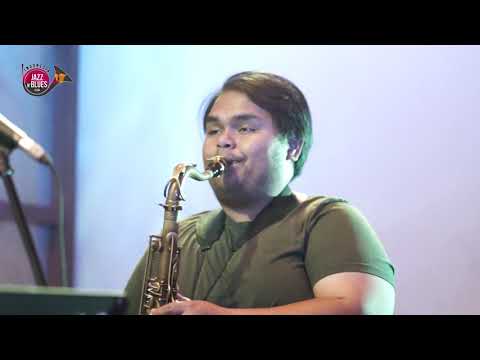 #1 Ricard Hutapea & Friends Feat. Renata Tobing - Boy from Ipanema