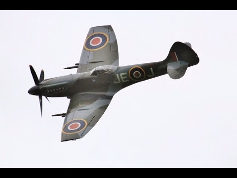 CLIPPED WING SUPERMARINE SPITFIRE "G-SPIT" DISPLAY RED BULL PILOT PAUL BONHOMME WESTON PARK - 2018