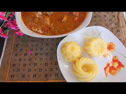 PÂTE DE FARINE DE MAÏS JAUNE CUITE ET SA SAUCE