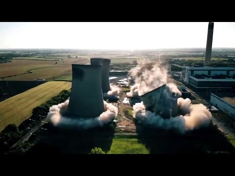 Kühltürme des Kohlekraftwerks Eggborough in England gesprengt
