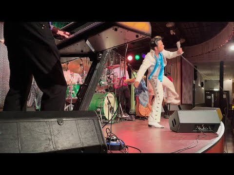 Ricky Aron sings Elvis Presley - Kentucky Rain (with his Live Band On Stage) RICKY ARON WEEKENDER