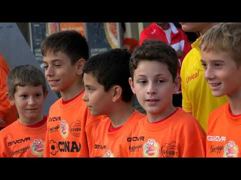 Consegna al Conad di Poviglio delle felpe ufficiali della 10° Conad Cup