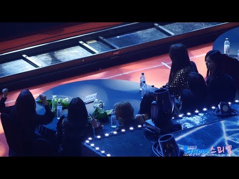 180214 트와이스 '워너원(WannaOne) - Enegetic' 리액션 직캠 TWICE Reaction fancam (가온차트 뮤직어워즈) by Spinel