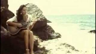 Minnie Driver:Everything I've Got In My Pocket