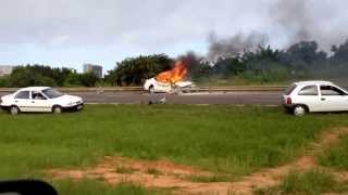 preview picture of video 'Car burning out on N2 by Umhlanga'