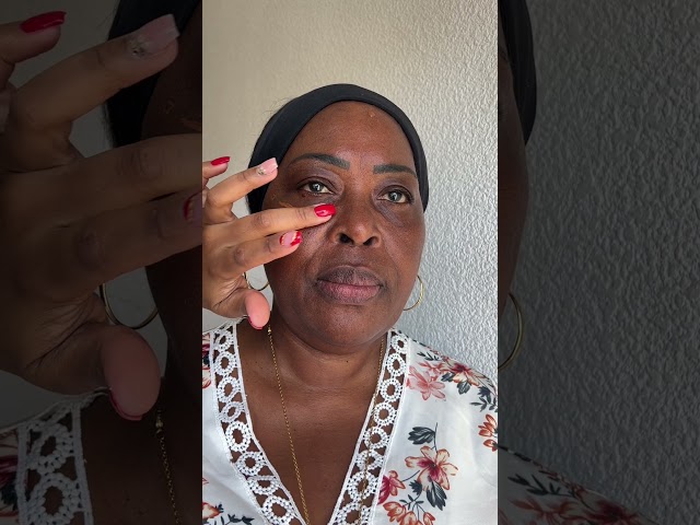 Vídeo relacionado con Crema de tonificación de maquillaje japonesa de vitamina C, crema de tonificación de maquillaje de cinco vitaminas C, hidratante facial para todo tipo de piel, hidratante de larga duración(2Pcs-B)