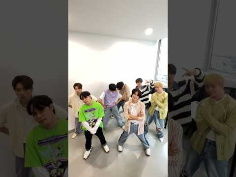 SKY! You wanna come out here? 🥰 #THE7 #THE7_th